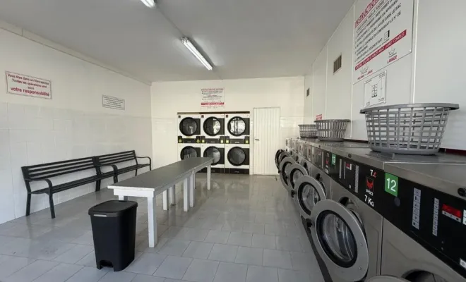 Bienvenue dans notre laverie de la rocade !, Ajaccio, Pressing Ajaccio