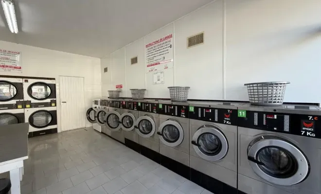 Bienvenue dans notre laverie de la rocade !, Ajaccio, Pressing Ajaccio